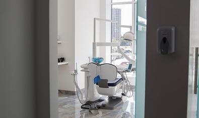 Стоматологическая клиника «CERAM Dental»