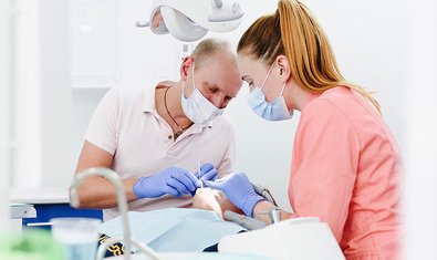 Стоматологія Dental Center