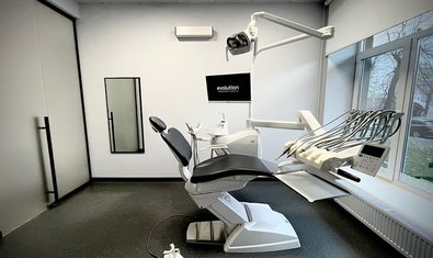 Сучасна стоматологія Evolution dental clinic