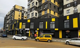 Центр CDD Luxe на Олександра Довженка