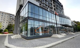 Центр CDD Luxe на Івасюка