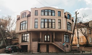 Стоматологія Famiglia
