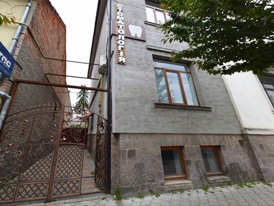 Стоматологія Dr. Valentyn Khokhol