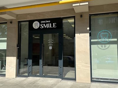 Стоматологія One Two Smile