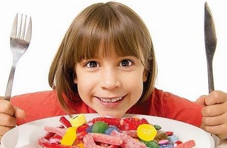 Как сахар влияет на детские зубы