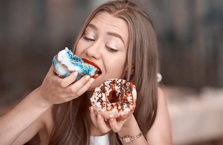 Простые действия после еды, которые сохранят здоровье ваших зубов